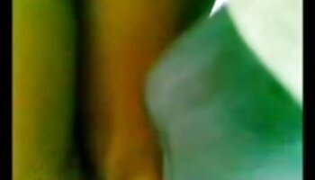 Bionda in abito rosso lecca sperma vecchie nonne troie dopo un intenso anal